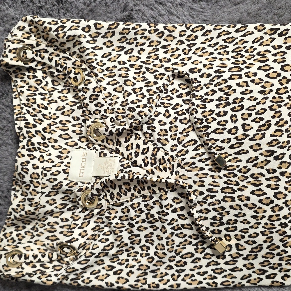 Chico’s Leopard Animal Print Gold Stretch Travel Dolman Sleeve size 2 / Large